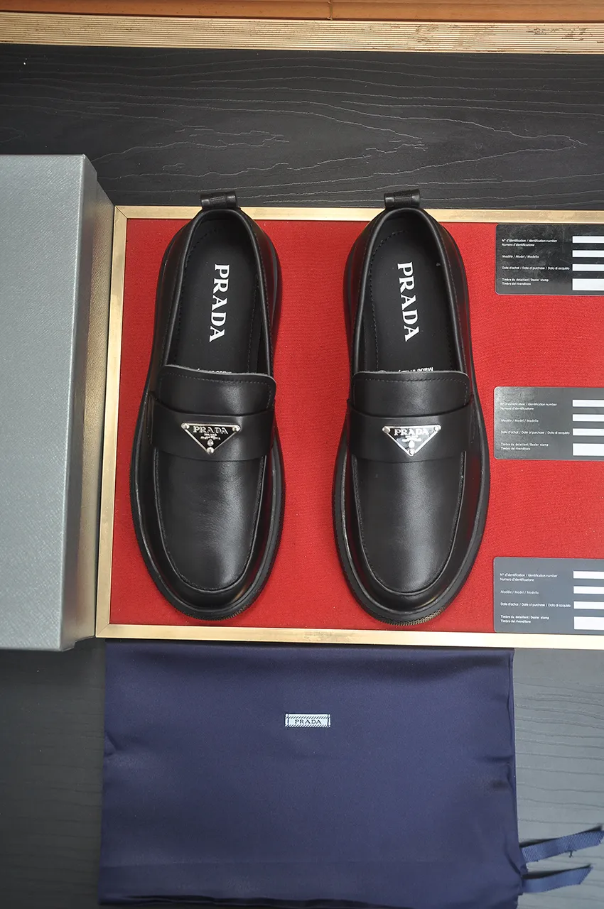 Men's shoes 💰580💶 [PRADA] Top original items, new seasonal styles, high-quality original items, top-grade high-mercerized cowhide combined with original breathable fabric + imported glue, imported stretch fabric inside with original cowhide feet, original thick outsole! Quality guaranteed! Code 38-45 (45 customized)